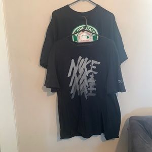 2 men’s T- shirts. Nike & Hawaii = value